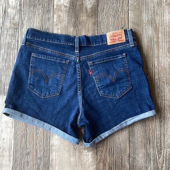 LEVI’S 🌟MID LENGTH SHORT 🌟JEAN SHORTS, 31 - Picture 2 of 12